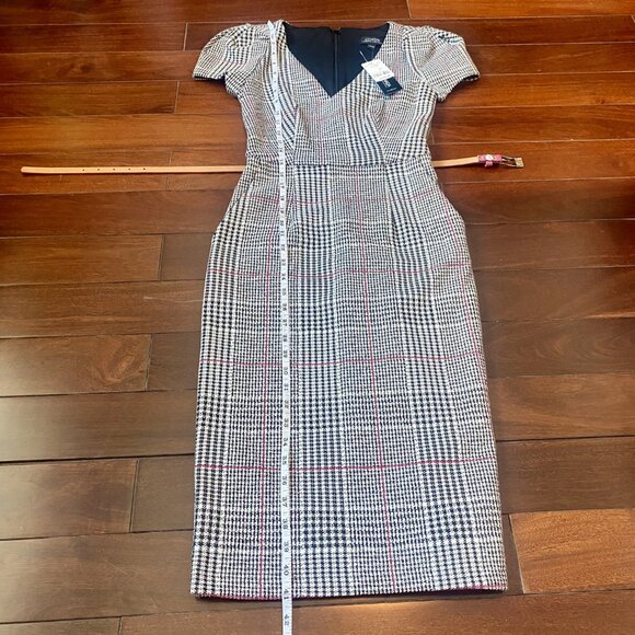 *NWT* Made in Canada Check-Print V-Neck Belted Dress (with pockets!) - Size XXS - Picture 12 of 16